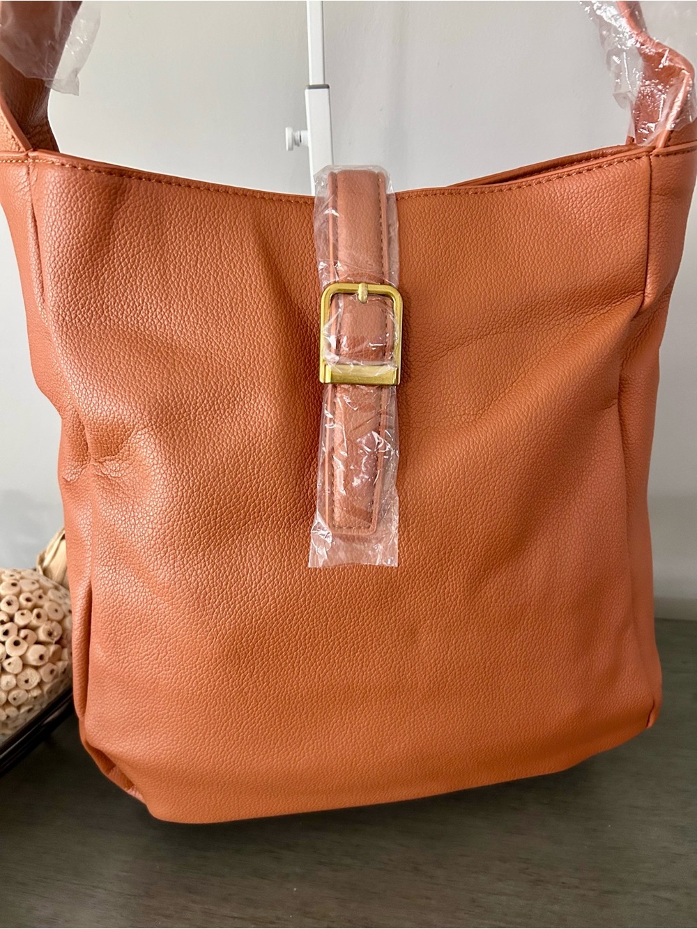 Low start ****Leather Bucket Shoulder Bag in Warm Tan - Picture 2 of 6